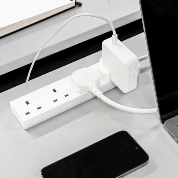 White Electric Extension Lead - 4 Gang, 1 Metre Cable with UK Plug & 3 Pin Socket - Image 2